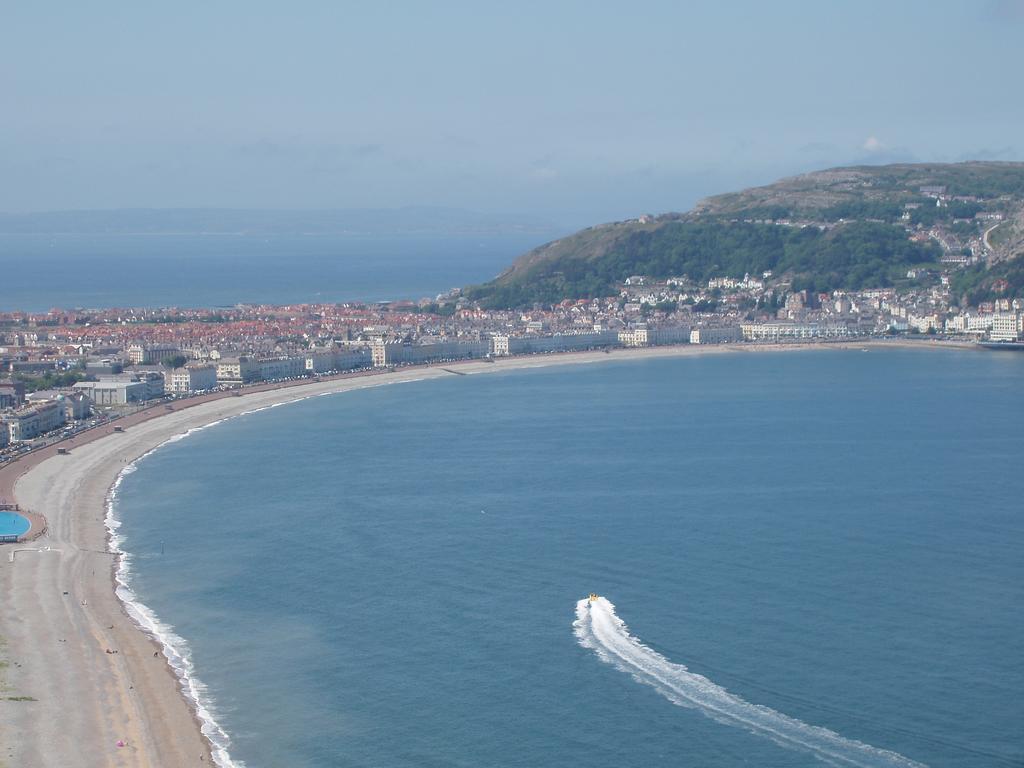 Superb Cintra Beachside Apartments Llandudno Esterno foto